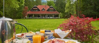 Wedgwood Manor and Glamping Retreat