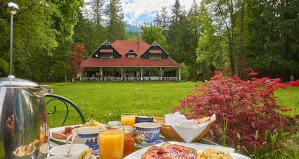 Wedgwood Manor and Glamping Retreat