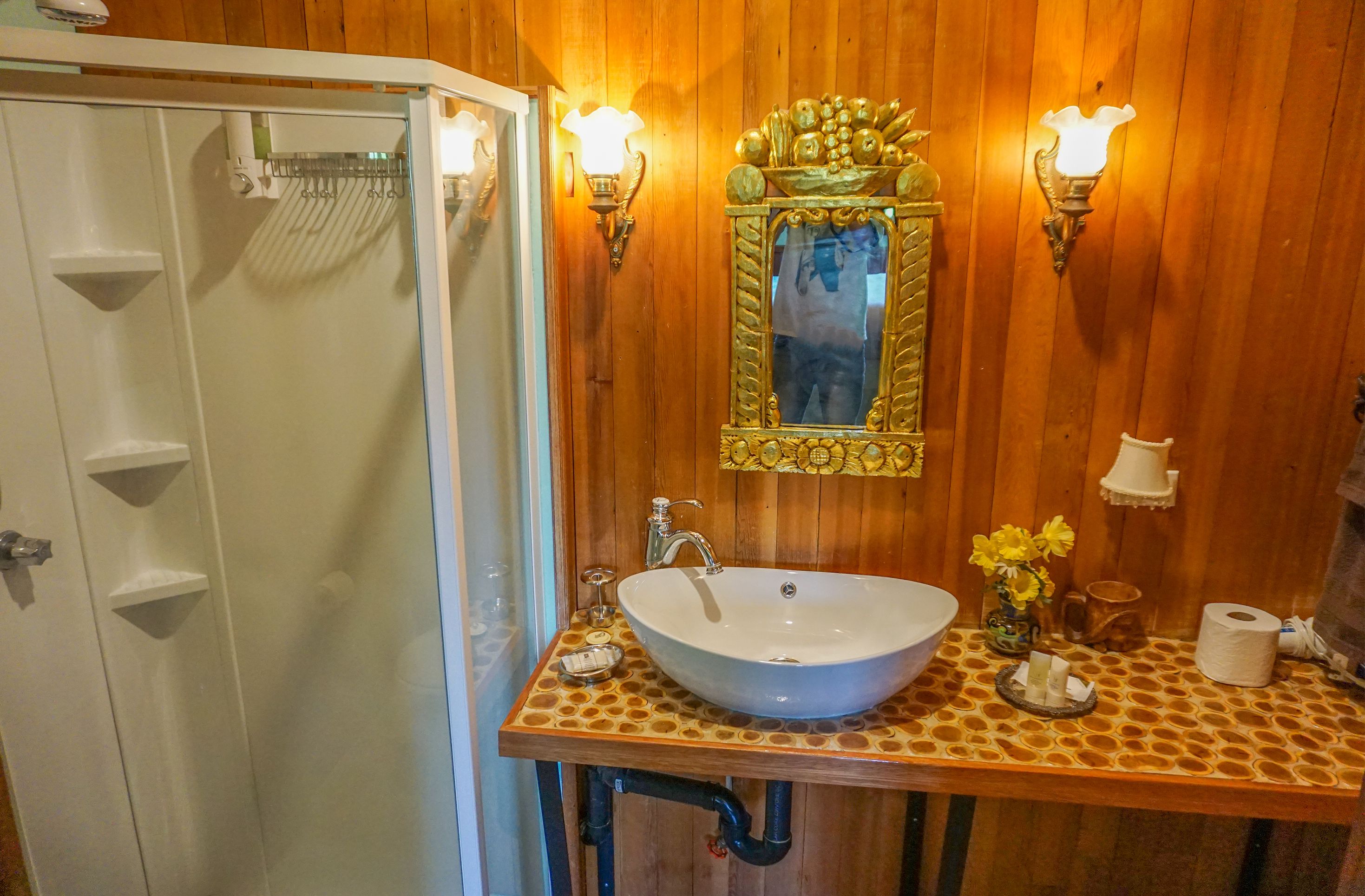 1 quarto, individualmente decorados, individualmente mobiliados
