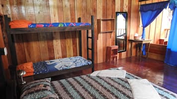 Chambre Quadruple, salle de bains privée, vue montagne (1 Double and 1 Bunk Bed) | Lits pliants/supplémentaires, Wi-Fi gratuit