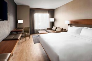 Sengetøy av topp kvalitet, safe på rommet og skrivebord