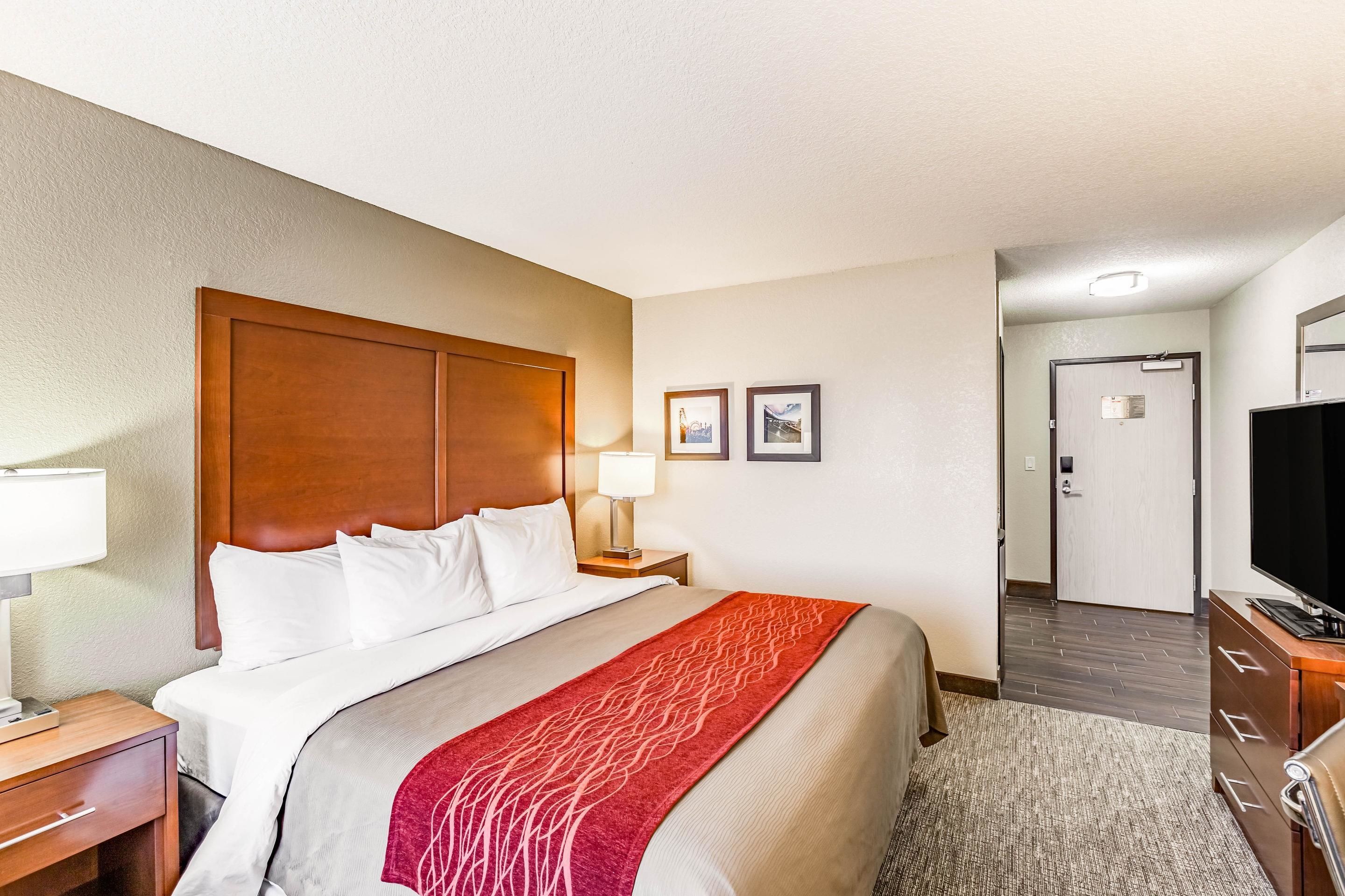 pillow-top beds, desk, iron/ironing board, free cots/infant beds