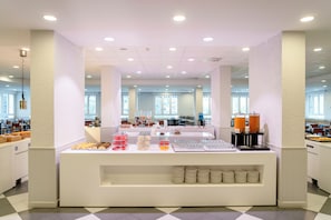 Daily buffet breakfast for a fee - Balneario De Fitero - Hotel Bécquer (Fitero)