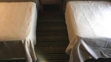 Kamar, 2 Tempat Tidur Twin, lemari es & microwave | Meja kerja dan Wi-Fi gratis