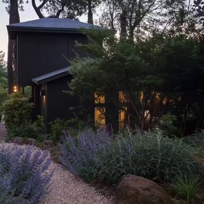 Exterior - Boutique Compound on Private Vineyard, Complete with Guest House (St. Helena)