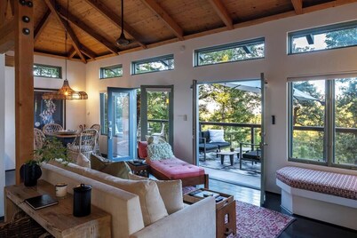 Boutique Compound on Private Vineyard, Complete with Guest House