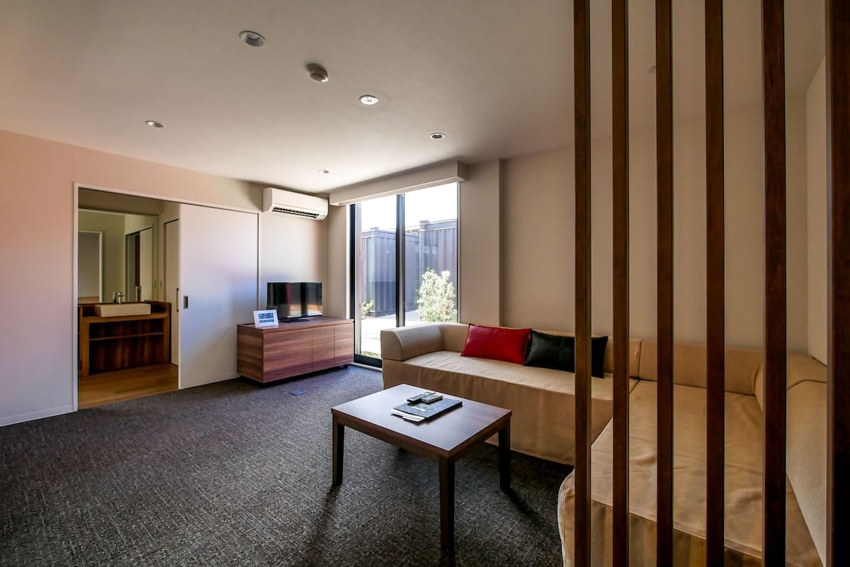 1 bedroom, blackout curtains, free wifi, bed sheets