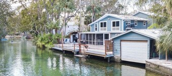 Beautiful River Front Home-Best on the Weeki Wachee-Read OUR  FIVE STARS Reviews