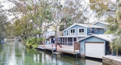 Kaunis joen Front Home-Best on Weeki Watchee