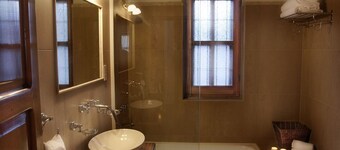 A classic Argentine villa in Mendoza Wine Country
