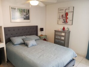 1 chambre, fer et planche à repasser, Wi-Fi gratuit, draps fournis