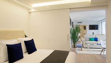 1 Schlafzimmer, Schreibtisch, Bügeleisen/Bügelbrett, Reisekinderbett