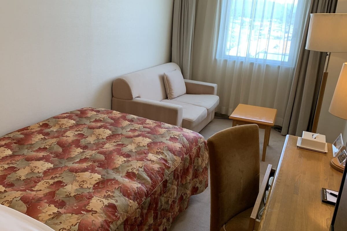 Coffres-forts dans les chambres, bureau, Wi-Fi gratuit