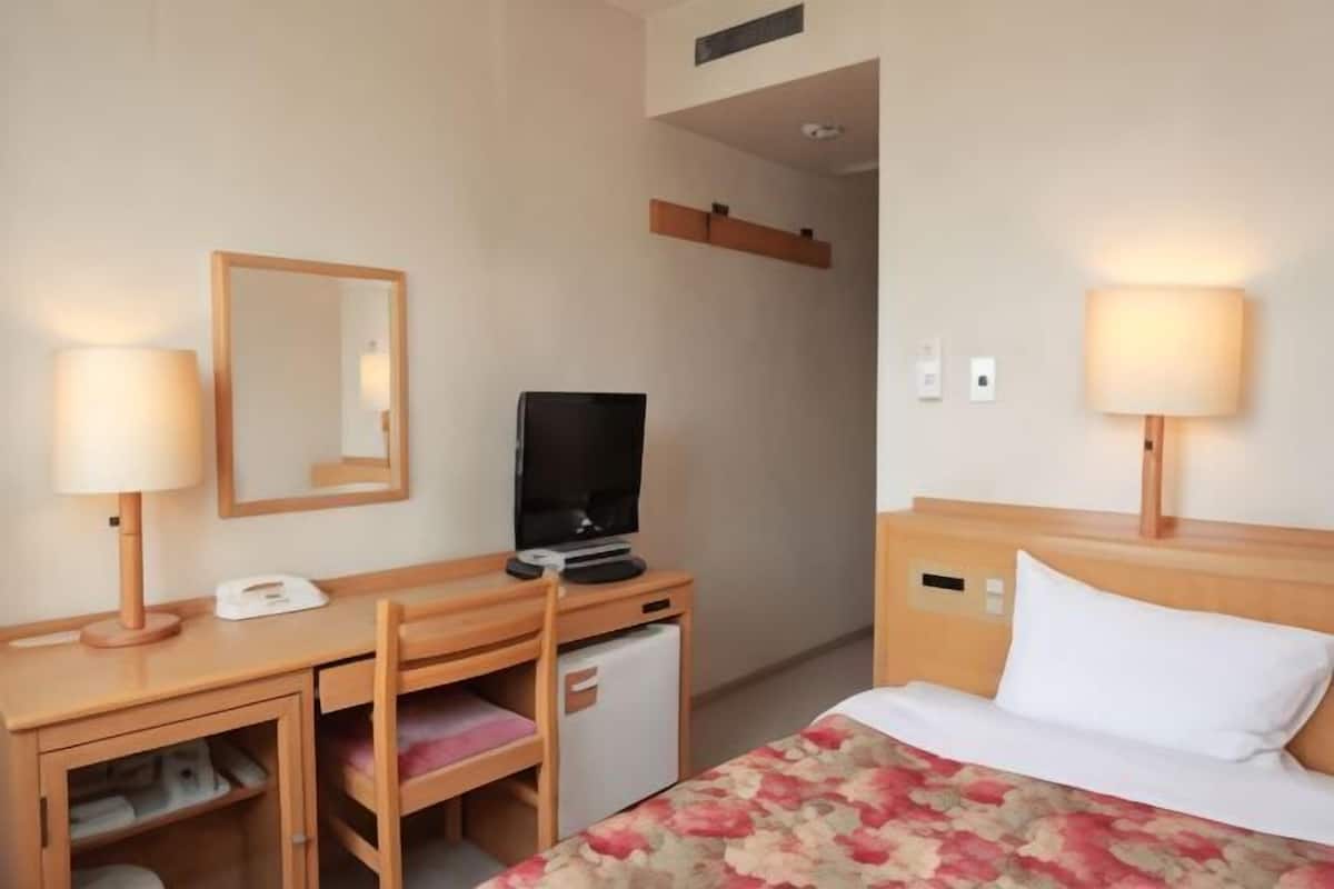 Caixa forta a l'habitació, escriptori i wifi gratuïta