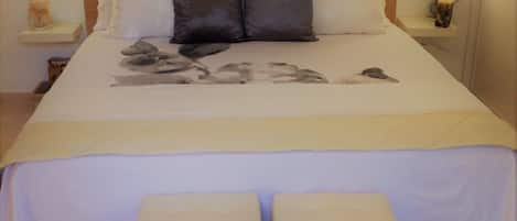 2 bedrooms, in-room safe, iron/ironing board, free WiFi