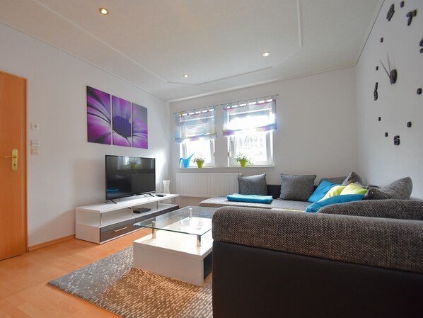 TV, fireplace, DVD player, stereo