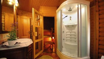 Combined shower/bathtub, jetted bath, hair dryer, towels