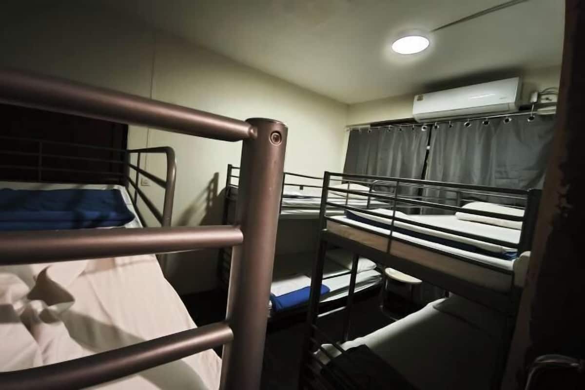 Free WiFi, bed sheets