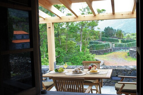 Pico Formoso Vínea Lava Azores