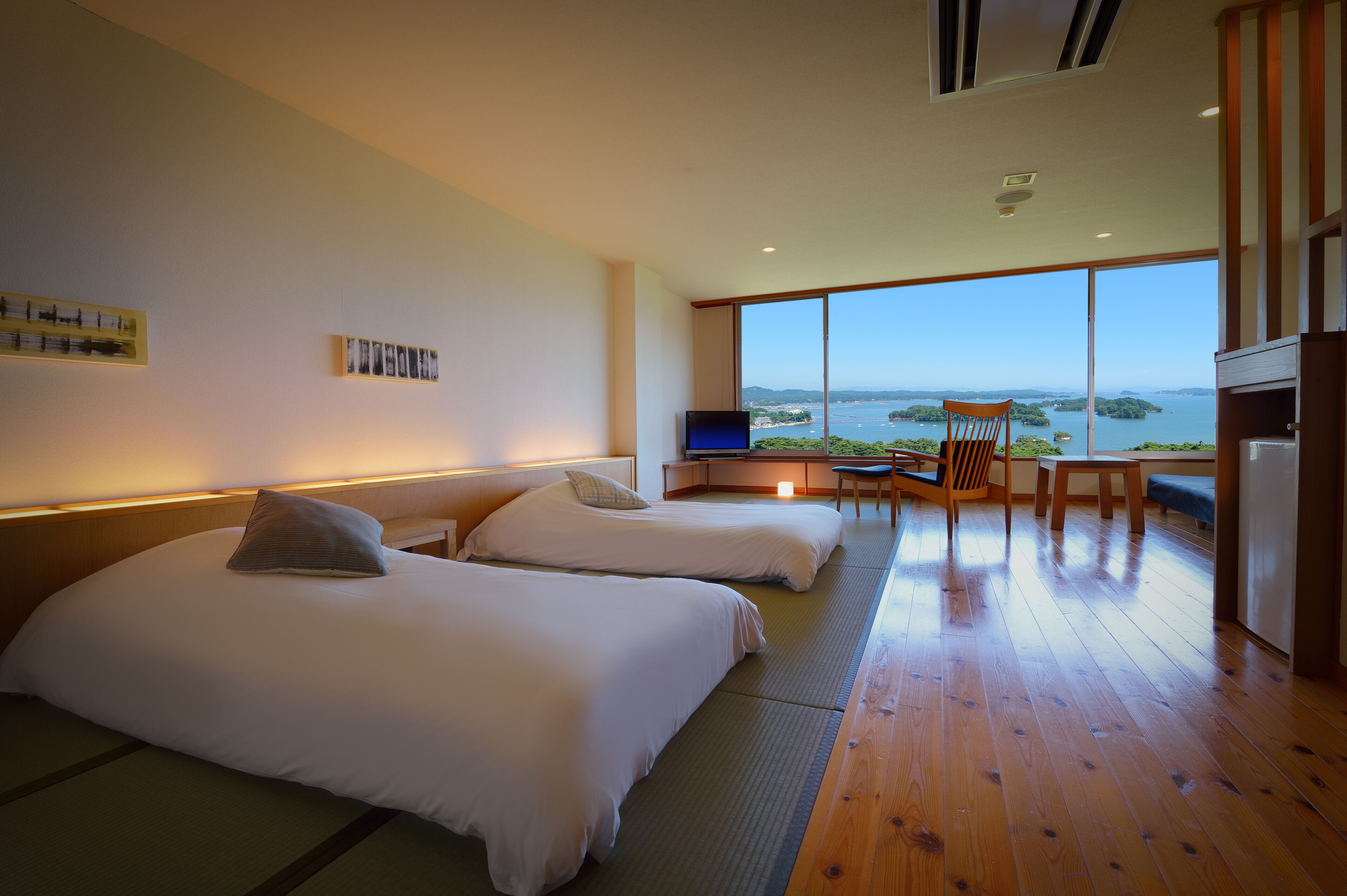 East Wing Japanese Western Style Room, Ocean View, Non Smoking | Minibar, in-room safe, desk, blackout curtains