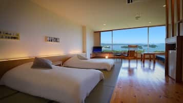 East Wing Japanese Western Style Room, Ocean View, Non Smoking | Minibar, in-room safe, desk, blackout curtains