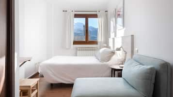 4 chambres, bureau, fer et planche Ă  repasser, Wi-Fi gratuit