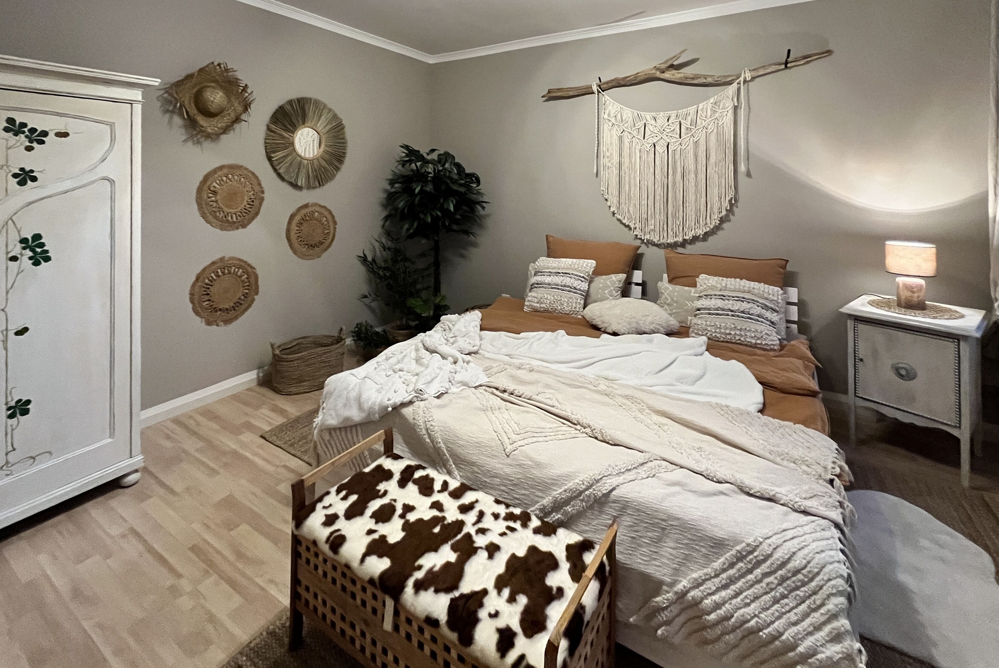 1 habitación, tabla de planchar con plancha, wifi gratis y ropa de cama 