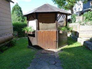 Property grounds - Apartment "Eifel Nest" between VULKANEIFEL and Moselle (Urschmitt)