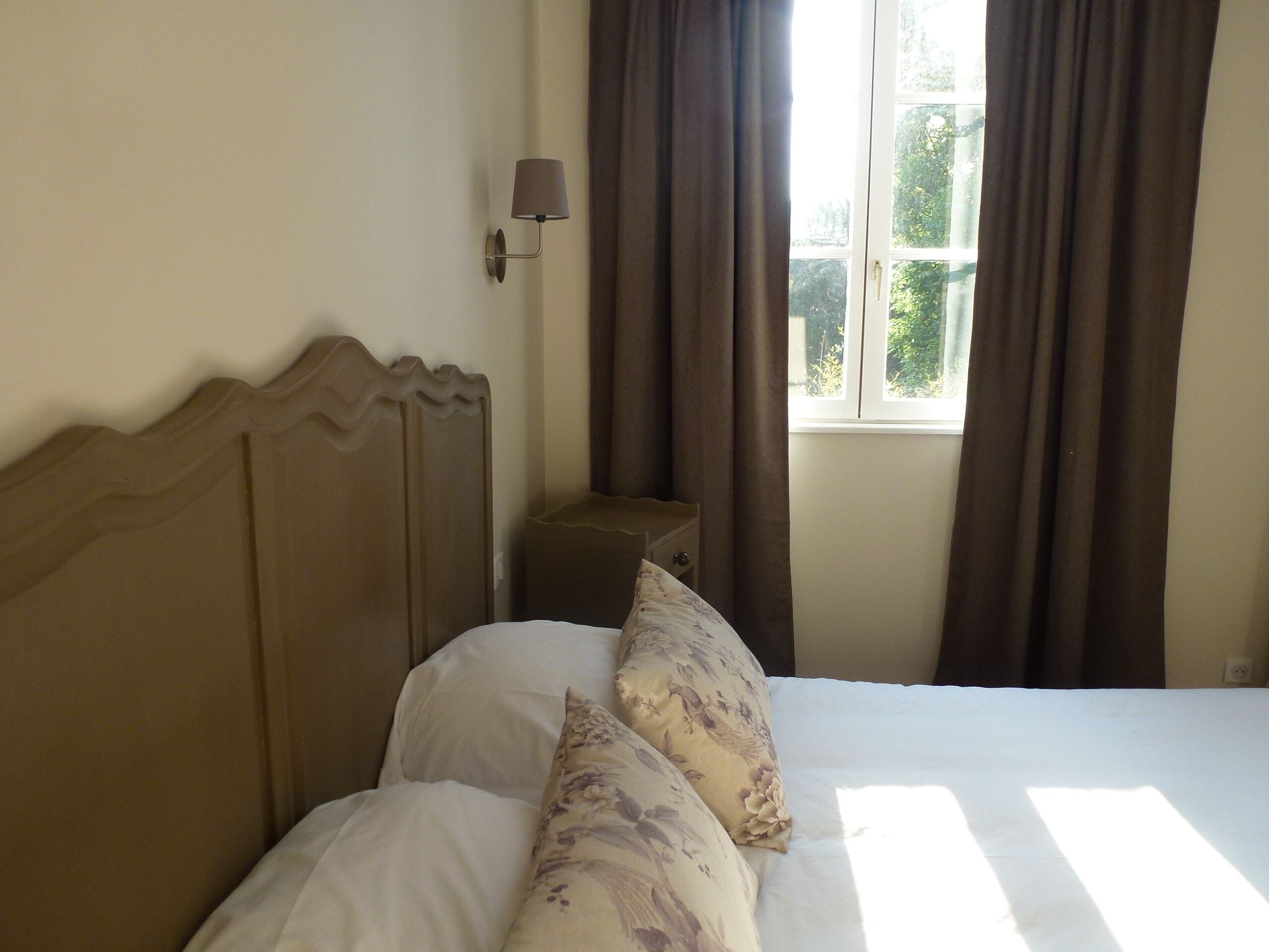 2 Schlafzimmer, Schreibtisch, schallisolierte Zimmer