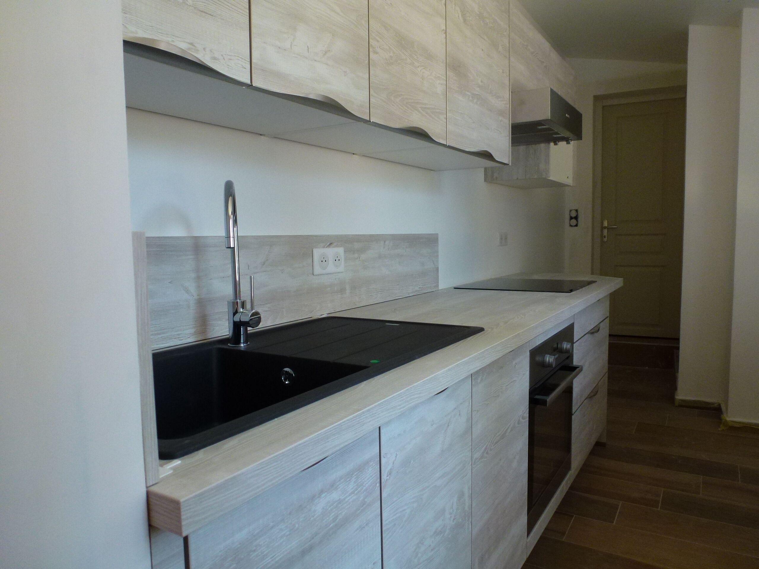 雪櫃、微波爐、焗爐、爐具