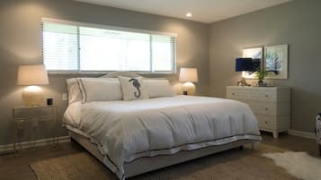 3 habitaciones, tabla de planchar con plancha y cuna de viaje