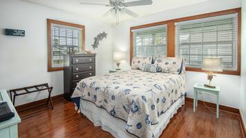 3 habitaciones, tabla de planchar con plancha, wifi y ropa de cama
