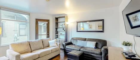 تلفزيون، مشغل دي في دي، كُتُب، مكتبة فيديو