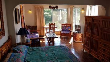 1 Schlafzimmer, Schreibtisch, BĂŒgeleisen/BĂŒgelbrett, kostenloses WLAN