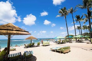 På stranden og strandhåndklær