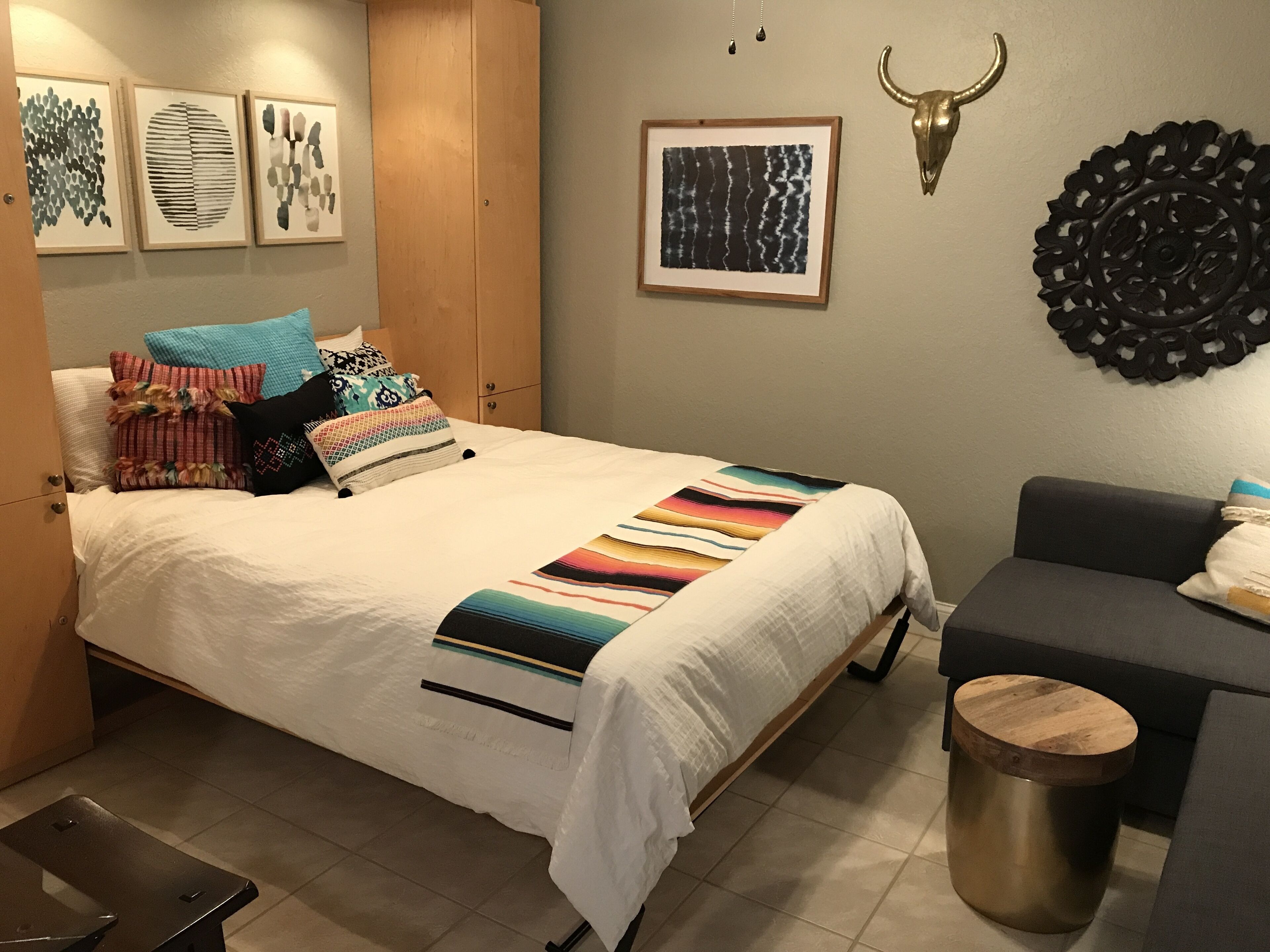 Free WiFi, bed sheets