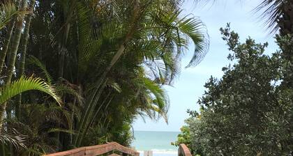 Boho Beach Getaway with pool-Clearwater/St. Pete Beach-3 min. walk to beach