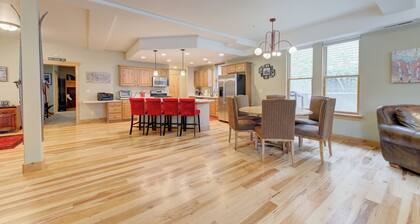BEST Location Park City: Walk In Out Ski. Town, Trails, Garage