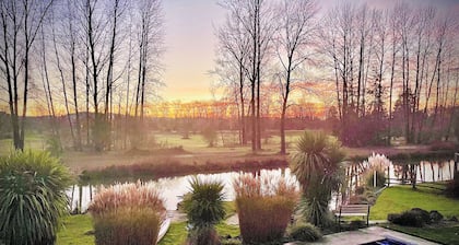 Casa Del Root avec piscine, bain à remous, pédalo, course à pied et pistes cyclables