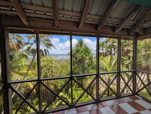 Interior - Living in the treetop with amazing views (Maya Beach, Placencia)