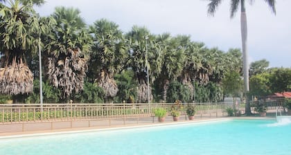 7 Makara Hotel