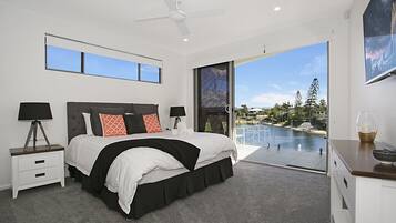 Maison Deluxe, 5 chambres, vue piscine (2 King, 2 Queen + 2 Triple-bunk)