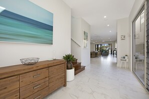 Interior - Ray of Sunshine (Broadbeach Waters)