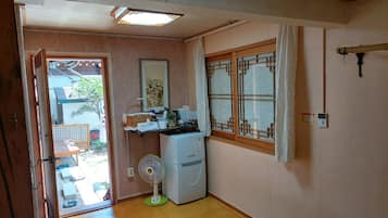 Room (Joy) | Free WiFi