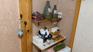 Room (Cradle) | Living area | Flat-screen TV - The Blue Cradle (Jeonju)