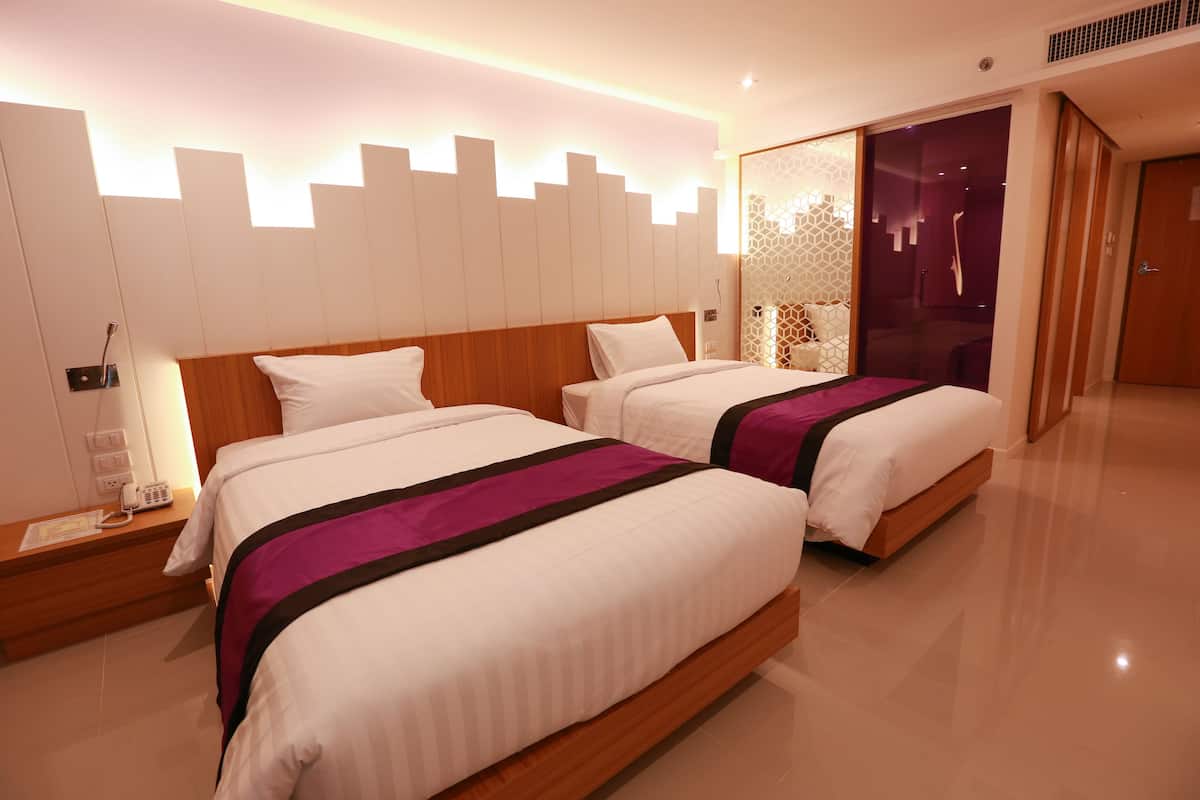 Superior Twin Room | Minibar, in-room safe, rollaway beds, free WiFi