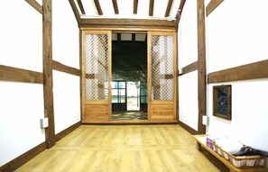 Habitación (Maesil) | Wifi gratis y ropa de cama