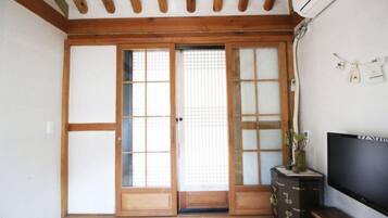 Deluxe Room | Premium bedding, soundproofing, free WiFi