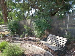Garden - Honeyeater Cottage (Yellingbo)