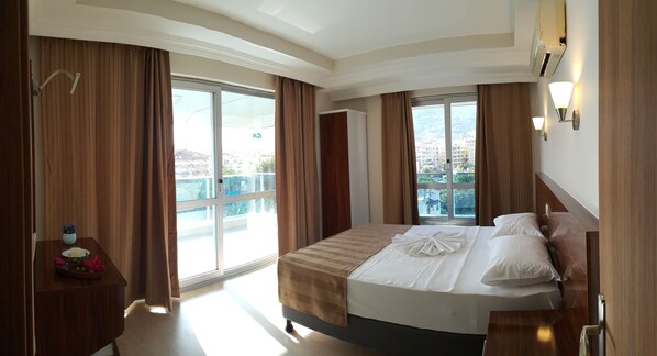 書桌、隔音、免費無線上網